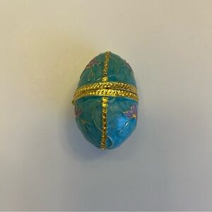 Vintage Egg shaped Gift box (beautiful design)